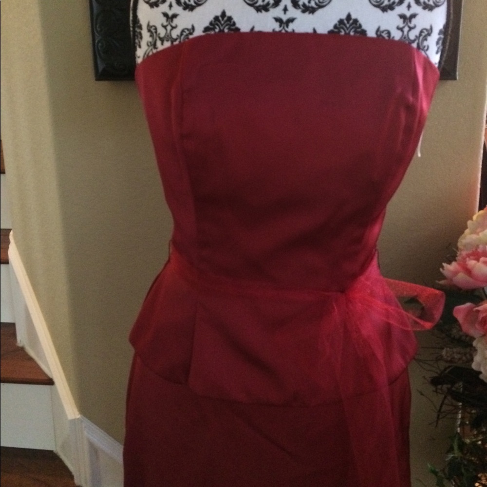 Burgundy 2 piece formal - Picture 4 of 5